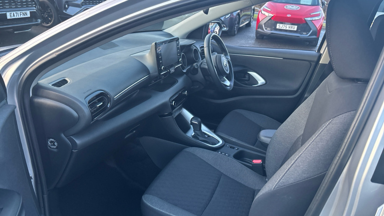 Toyota Yaris 1.5 Hybrid Design 5dr CVT Hybrid Hatchback